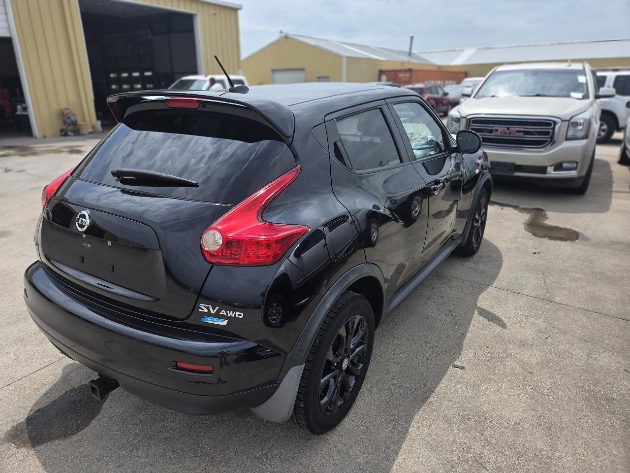 Nissan Juke SV AWD 2012