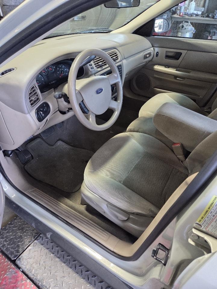Ford Taurus SE 2007