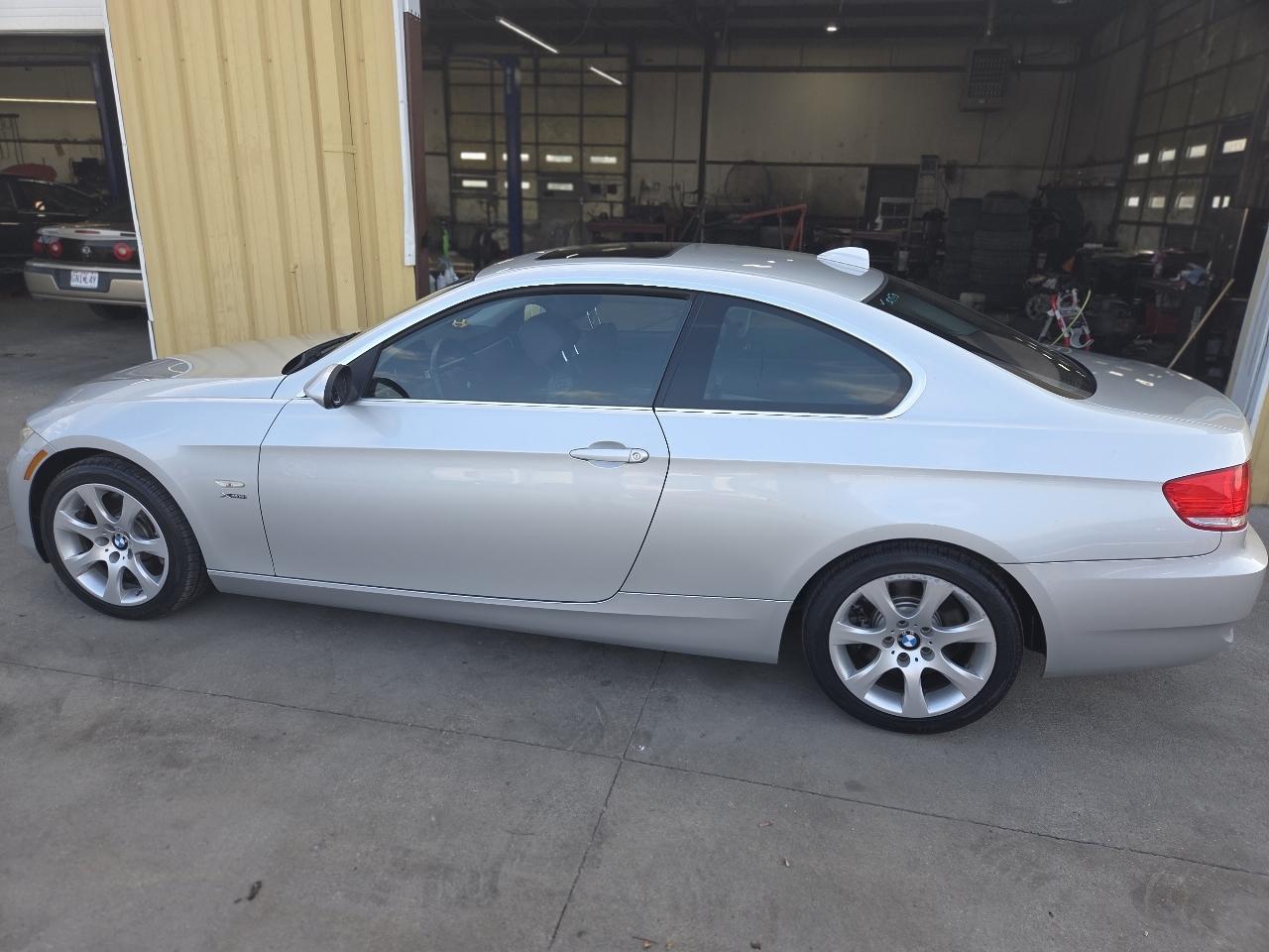 BMW 3-Series  2009