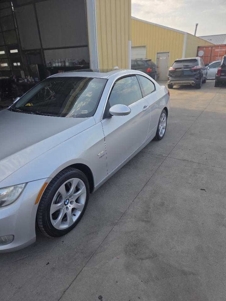 BMW 3-Series  2009