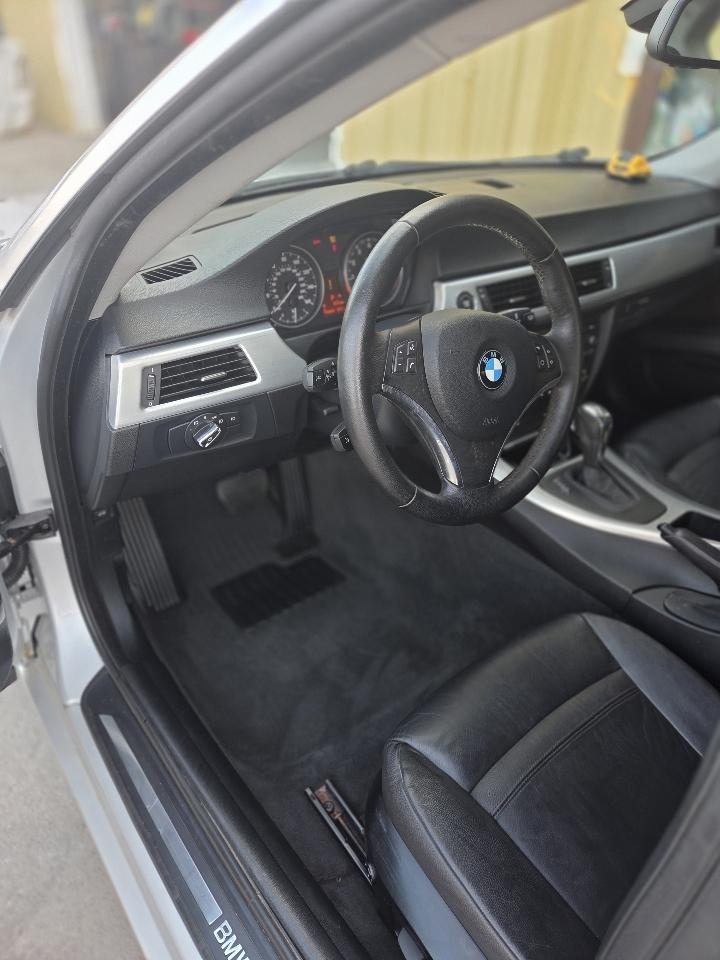 BMW 3-Series  2009