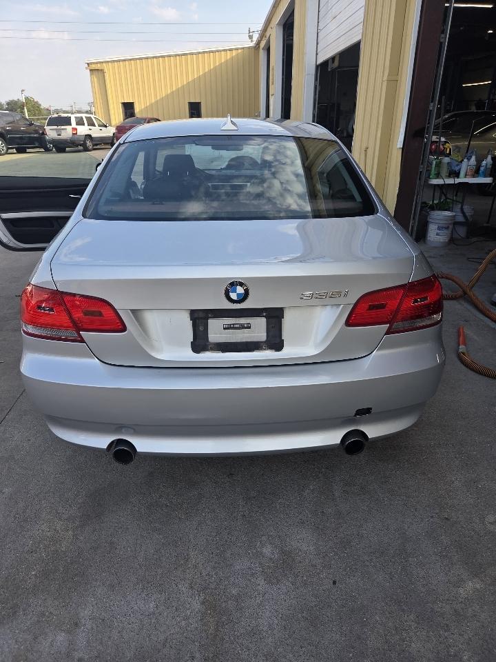 BMW 3-Series  2009