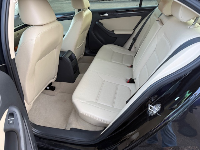 Volkswagen Jetta SEL 6A 2016