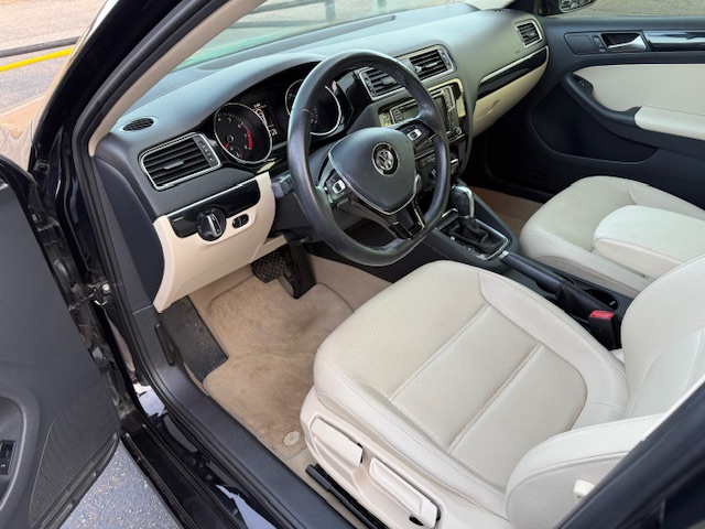 Volkswagen Jetta SEL 6A 2016