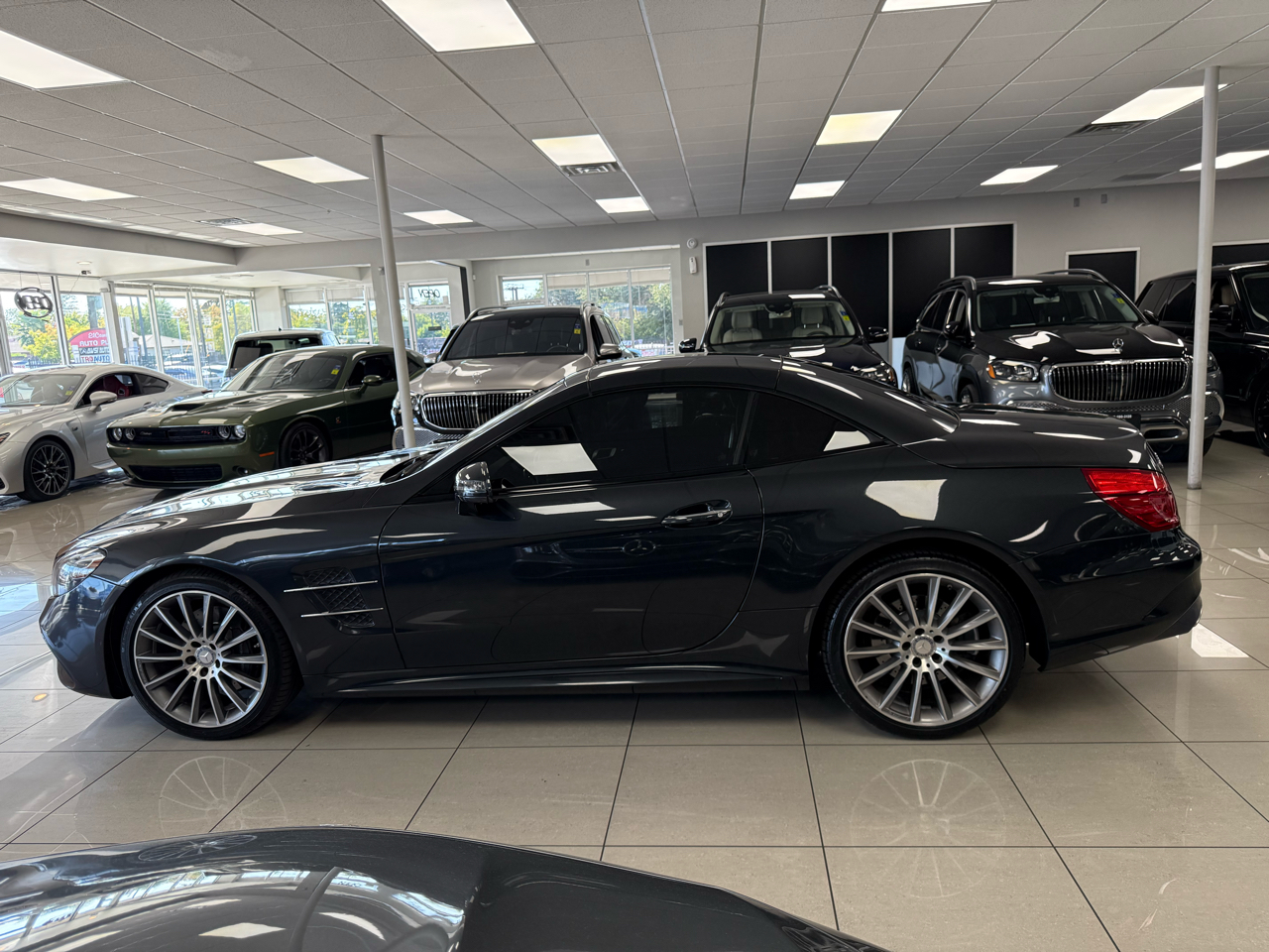 2017 Mercedes Benz SL 550 photo 4
