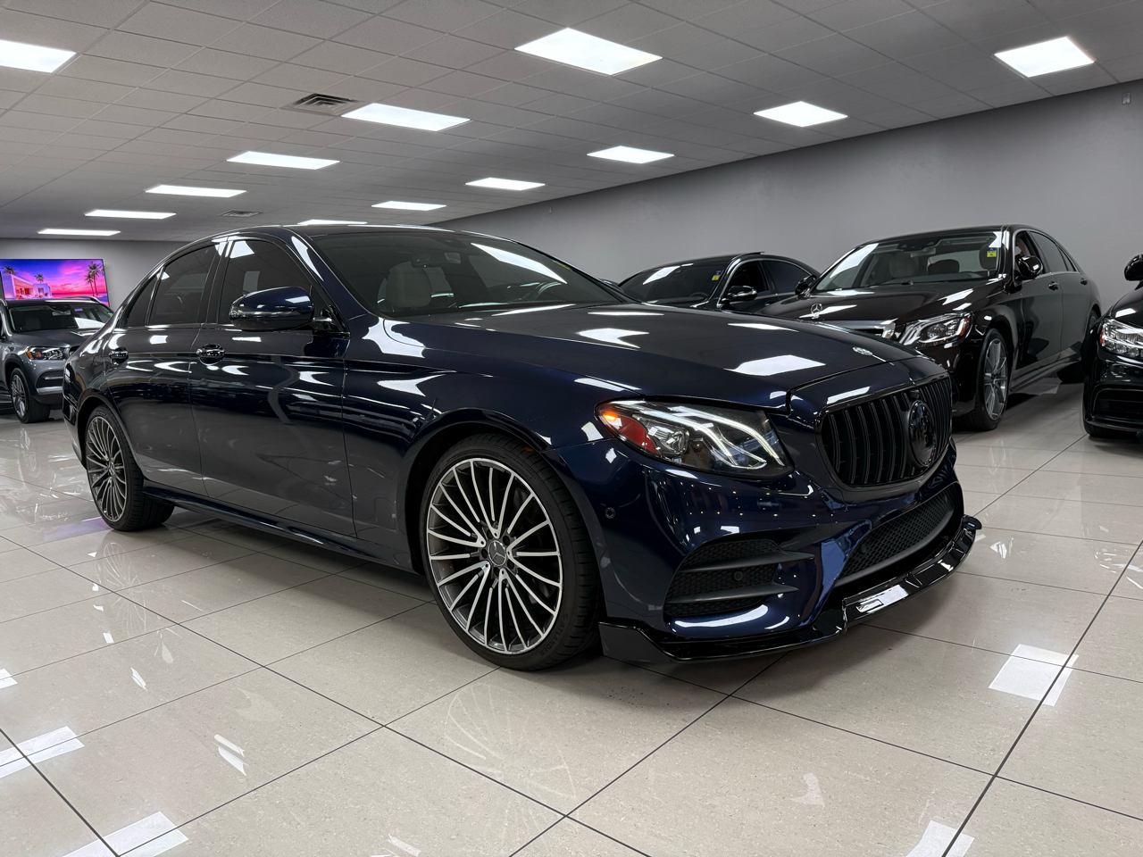 Mercedes-Benz E-Class E300 Luxury 4MATIC Sedan 2017