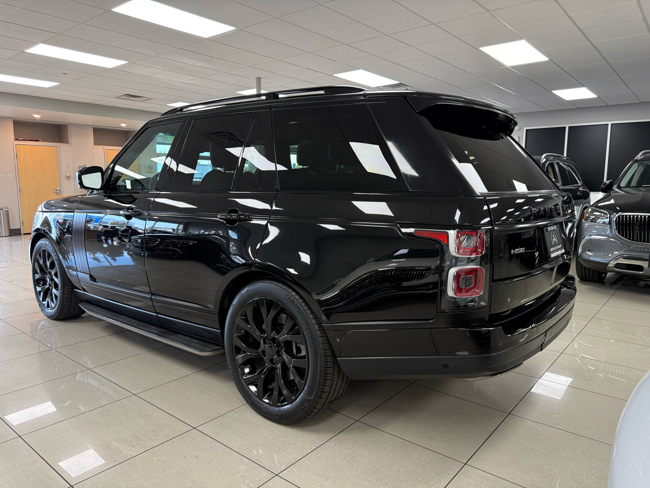 2019 Land Rover Range Rover HSE photo 6