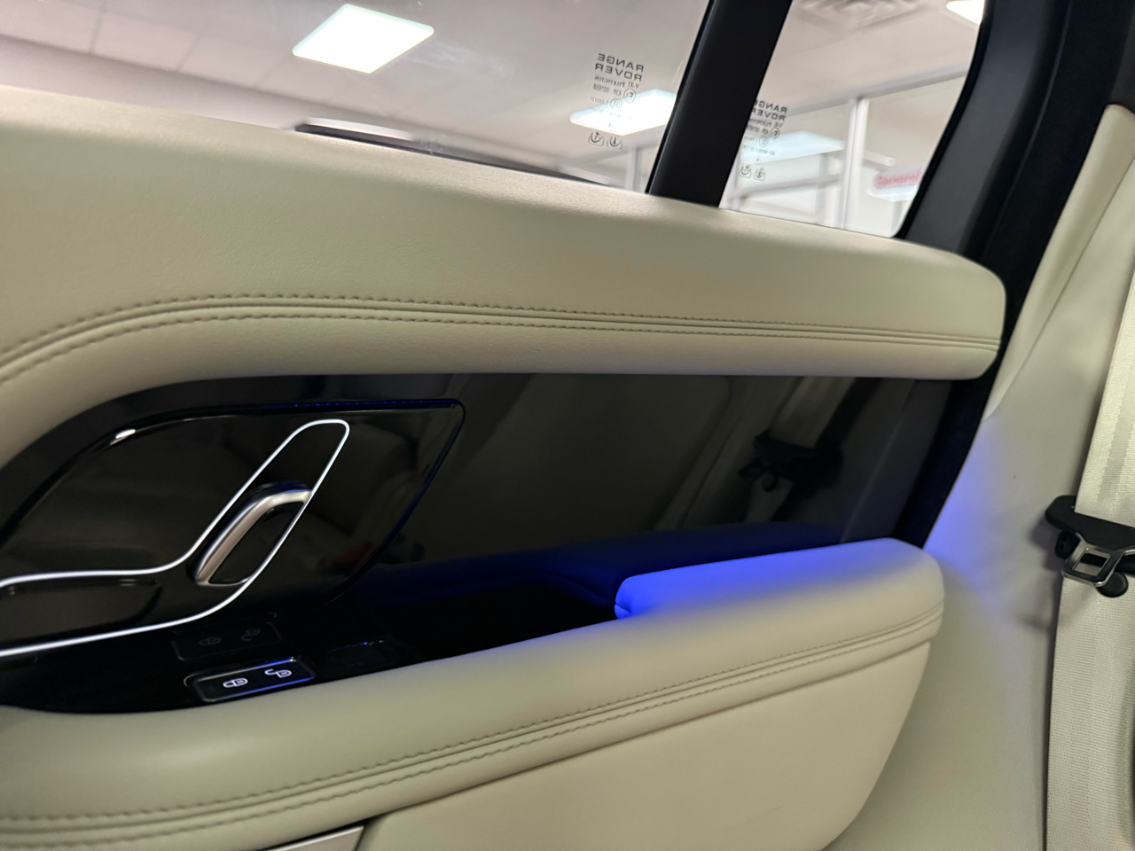 2019 Land Rover Range Rover HSE photo 28