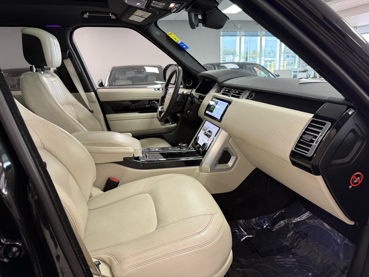 2019 Land Rover Range Rover HSE photo 26
