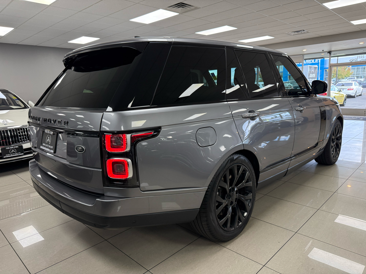 2020 Land Rover Range Rover P525 HSE photo 6