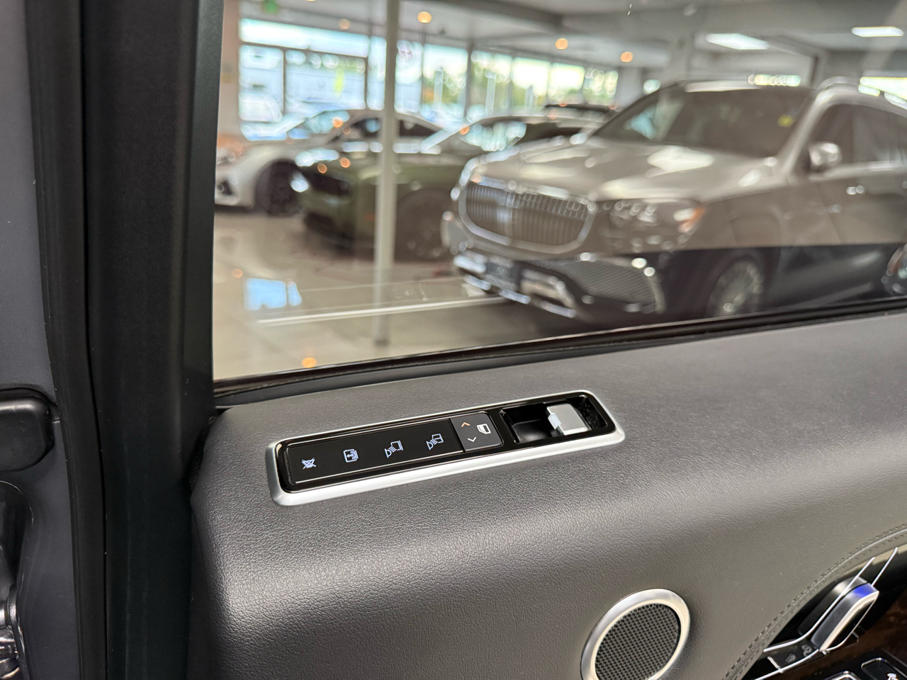 2020 Land Rover Range Rover P525 HSE photo 27