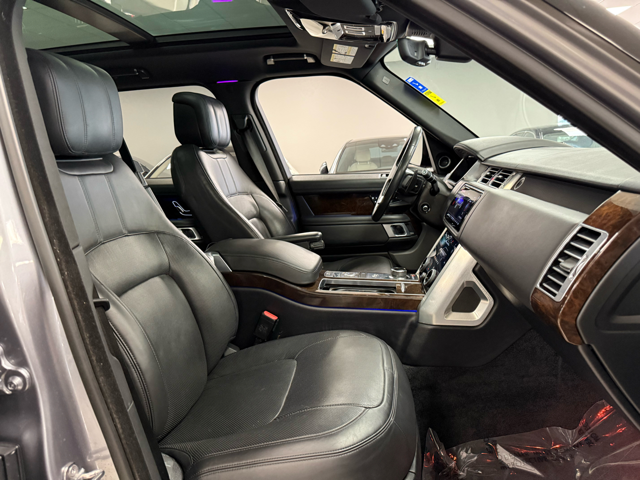 2020 Land Rover Range Rover P525 HSE photo 24