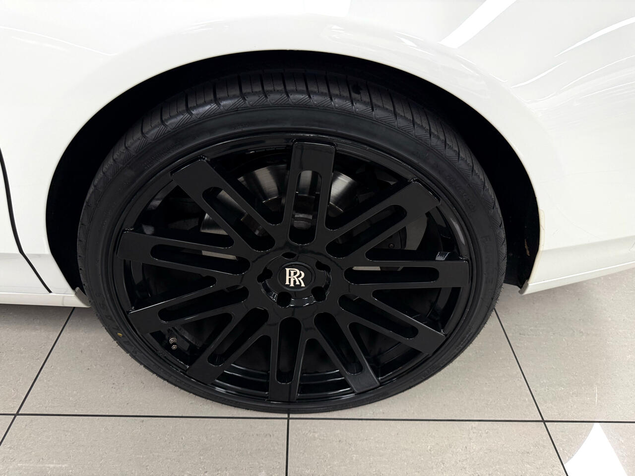 Rolls-Royce Ghost Sedan 2011