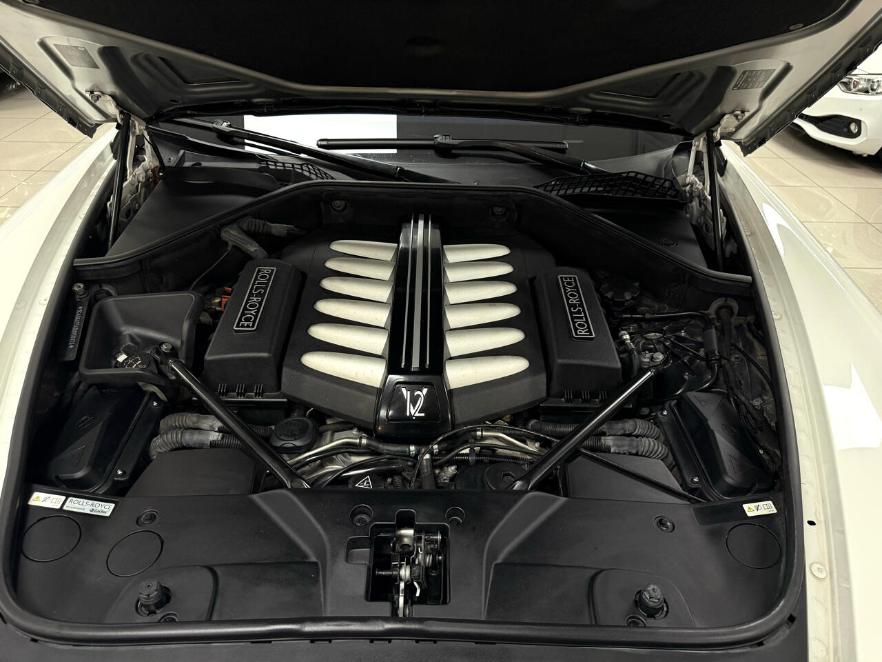 Rolls-Royce Ghost Sedan 2011