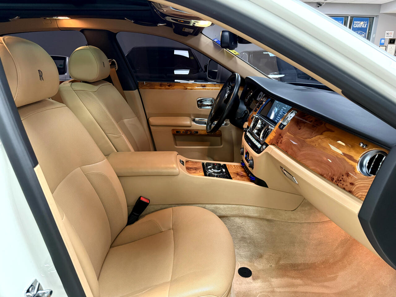 Rolls-Royce Ghost Sedan 2011