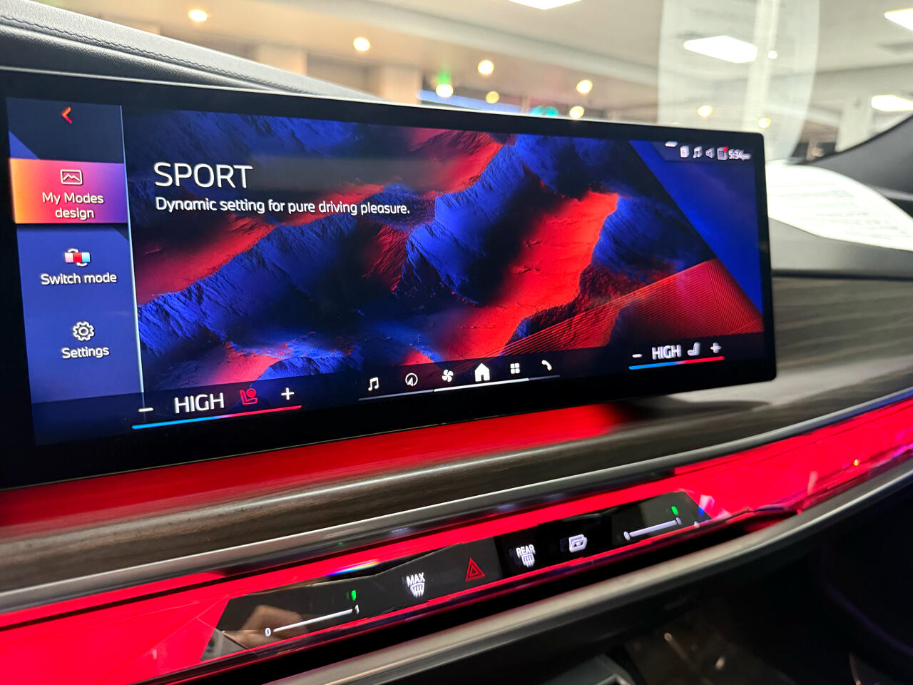 BMW 7-Series 740i 2023