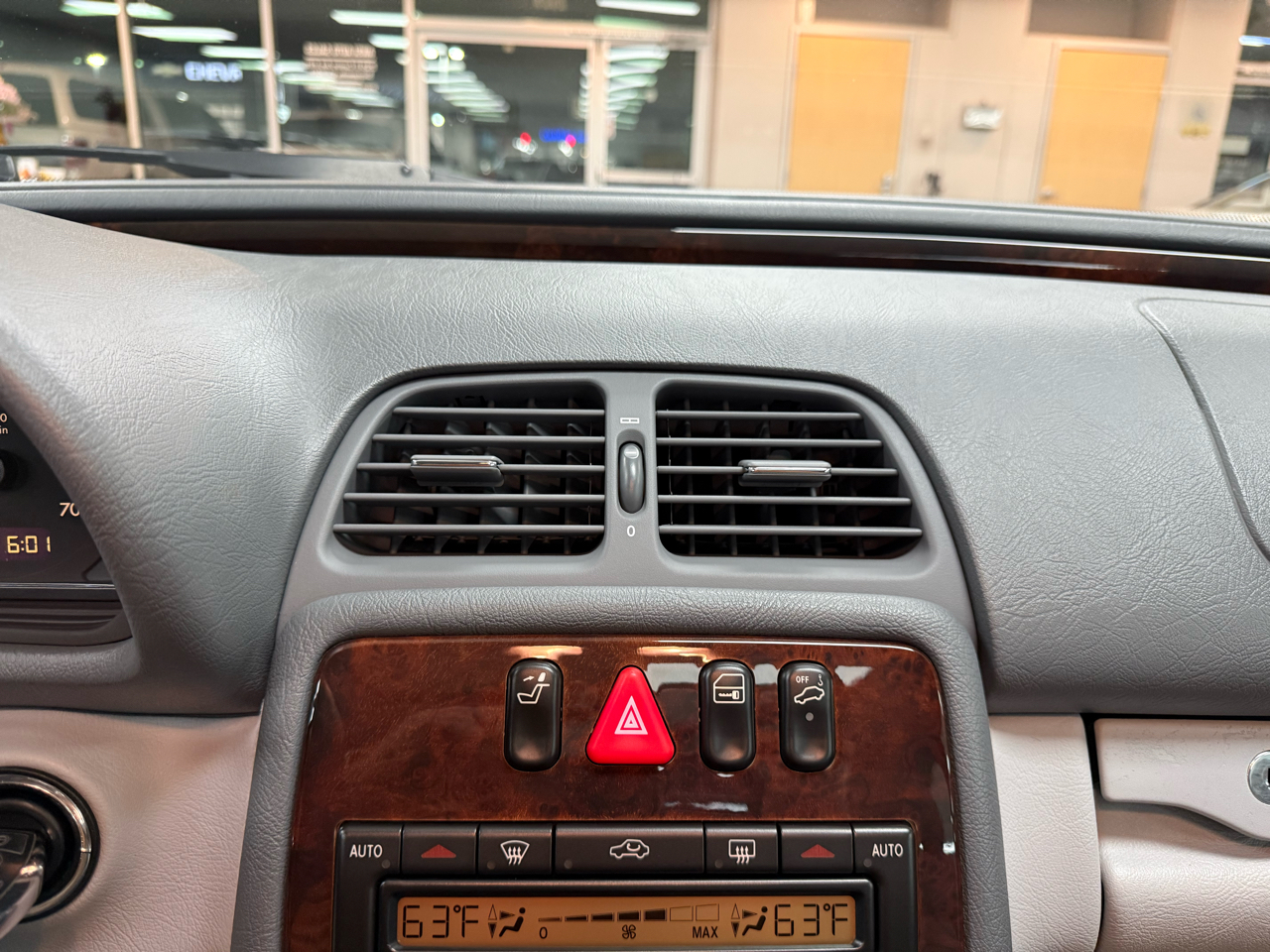 Mercedes-Benz CLK-Class CLK320 2001