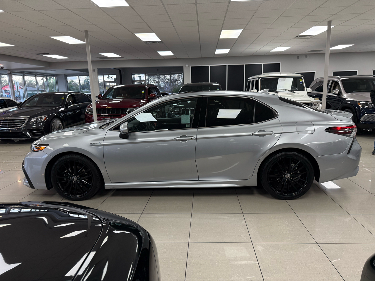 Toyota Camry Hybrid XSE 2021