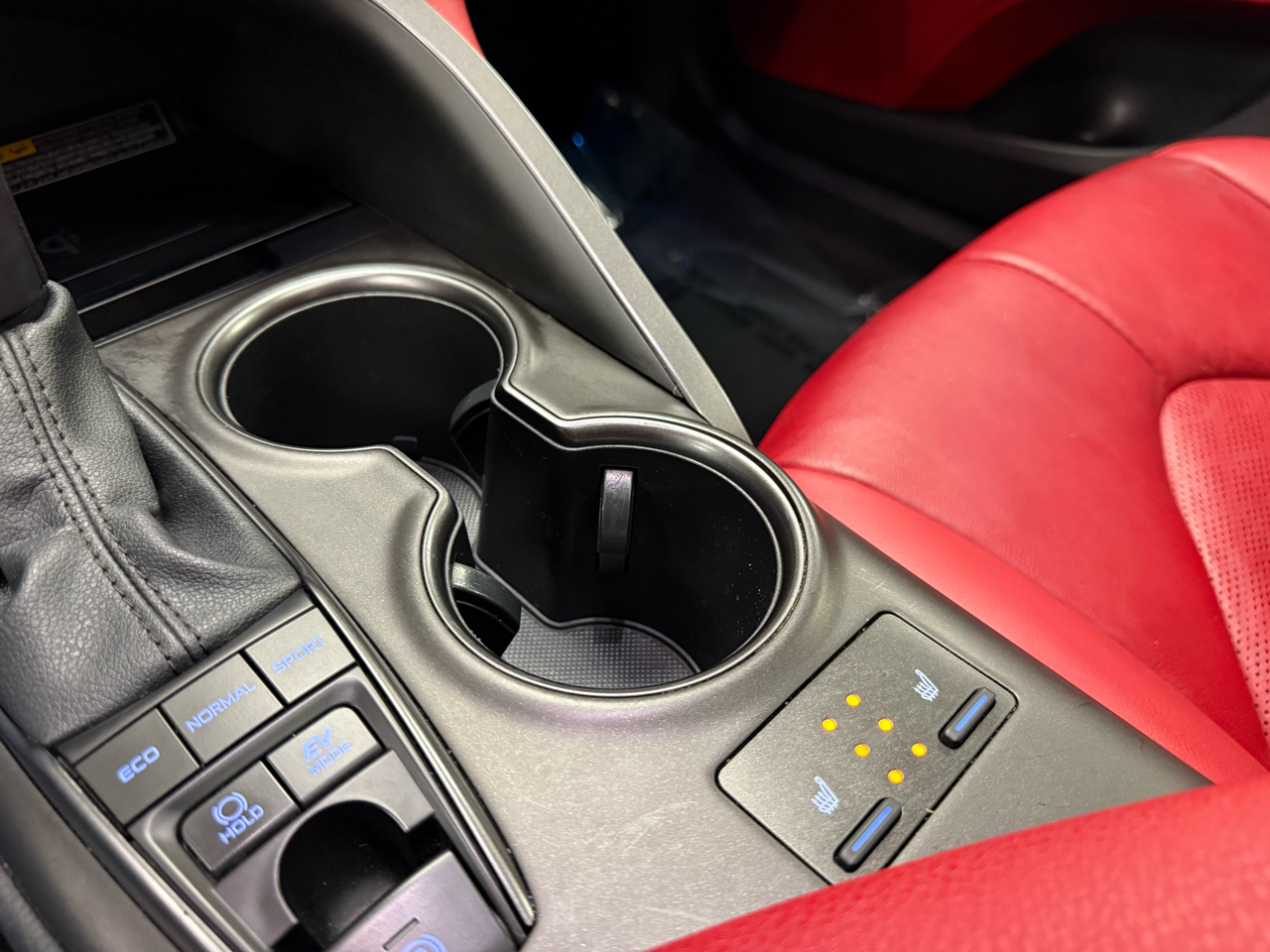 Toyota Camry Hybrid XSE 2021