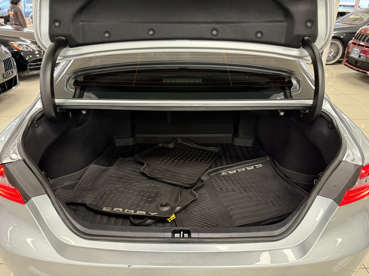 Toyota Camry Hybrid XSE 2021