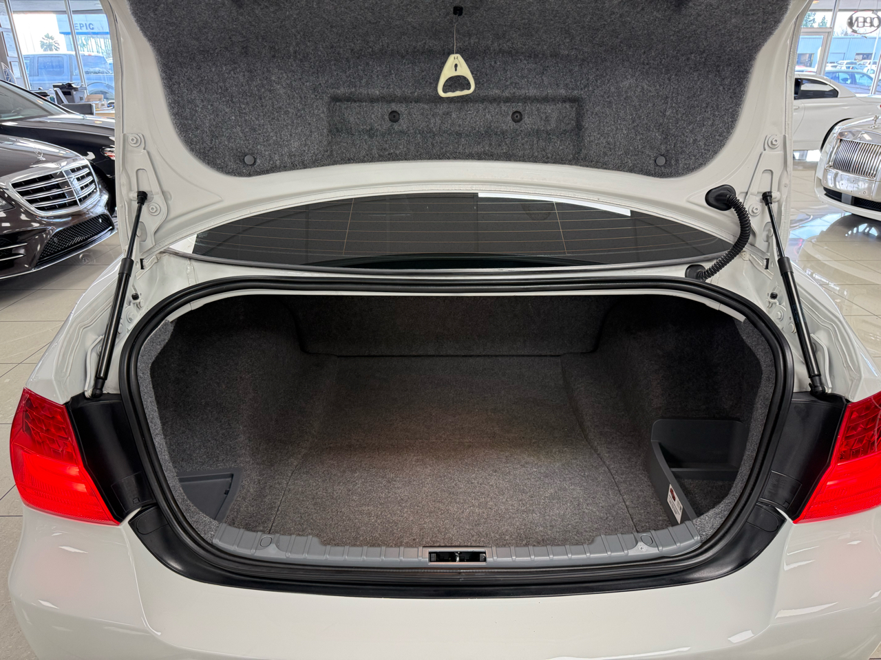 BMW 3-Series 328i 2011