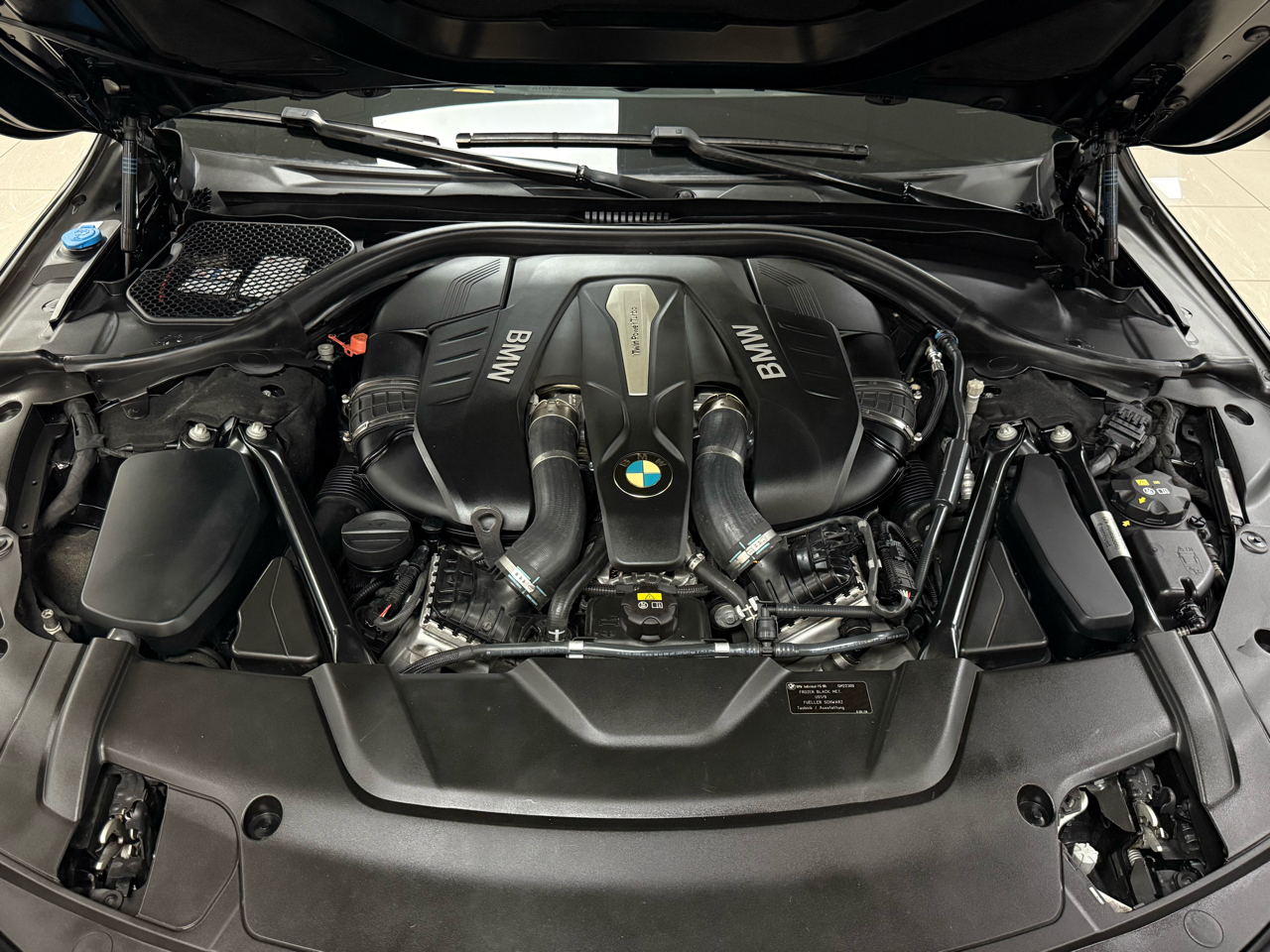 BMW 7-Series 750i 2017