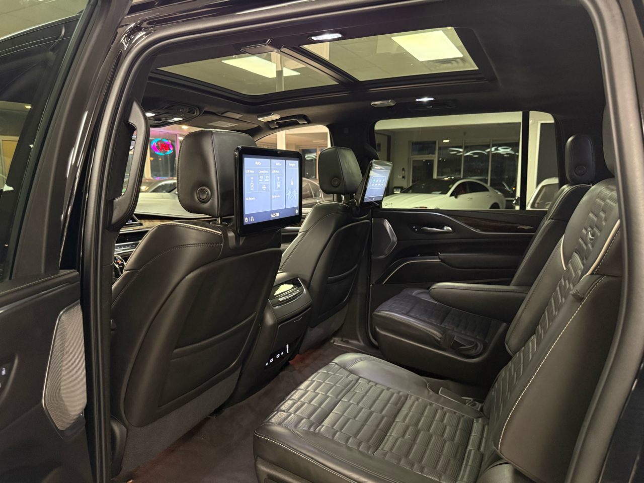 Cadillac Escalade ESV Sport Platinum AWD 2021