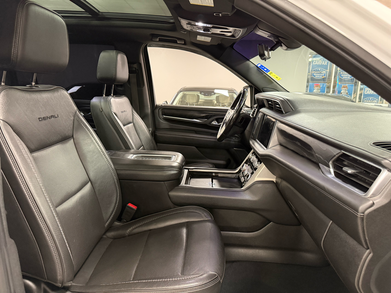 GMC Yukon XL Denali 4WD 2021