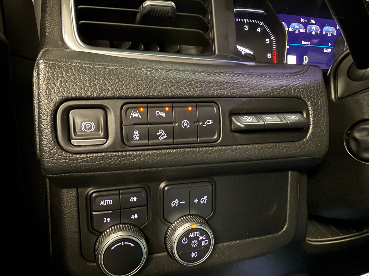 GMC Yukon XL Denali 4WD 2021