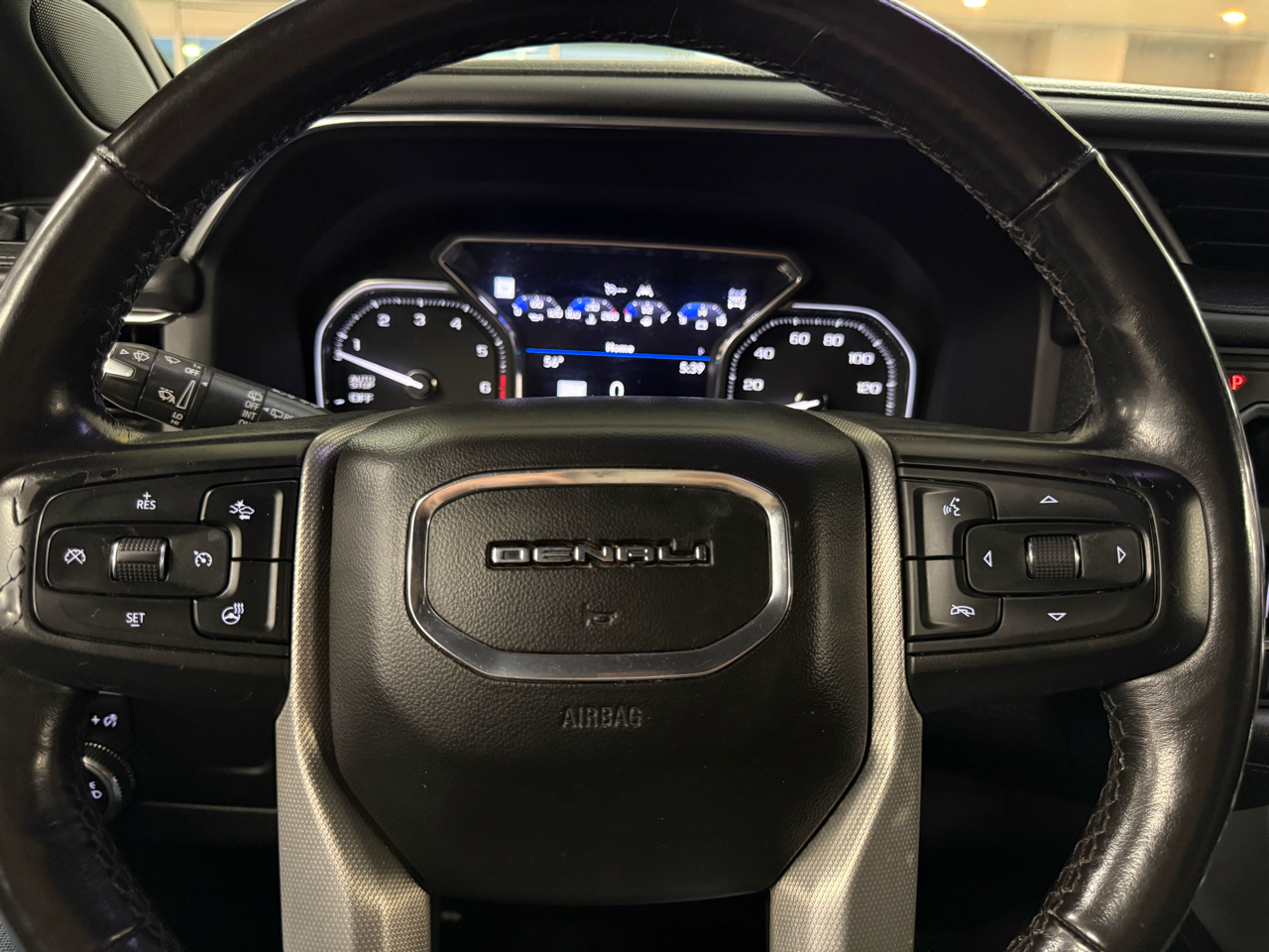 GMC Yukon XL Denali 4WD 2021