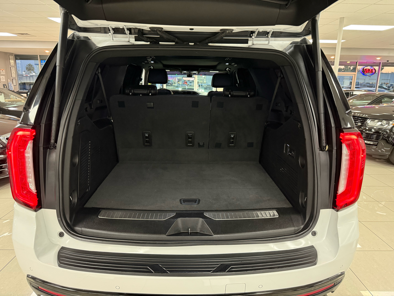 GMC Yukon XL Denali 4WD 2021