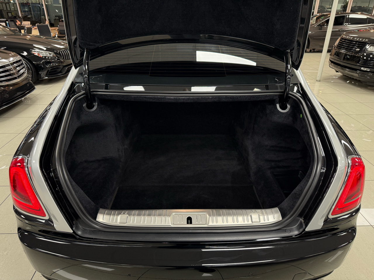 Rolls-Royce Ghost Sedan 2014