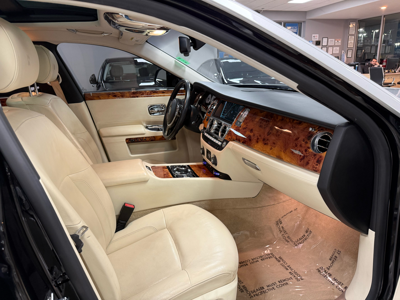 Rolls-Royce Ghost Sedan 2014