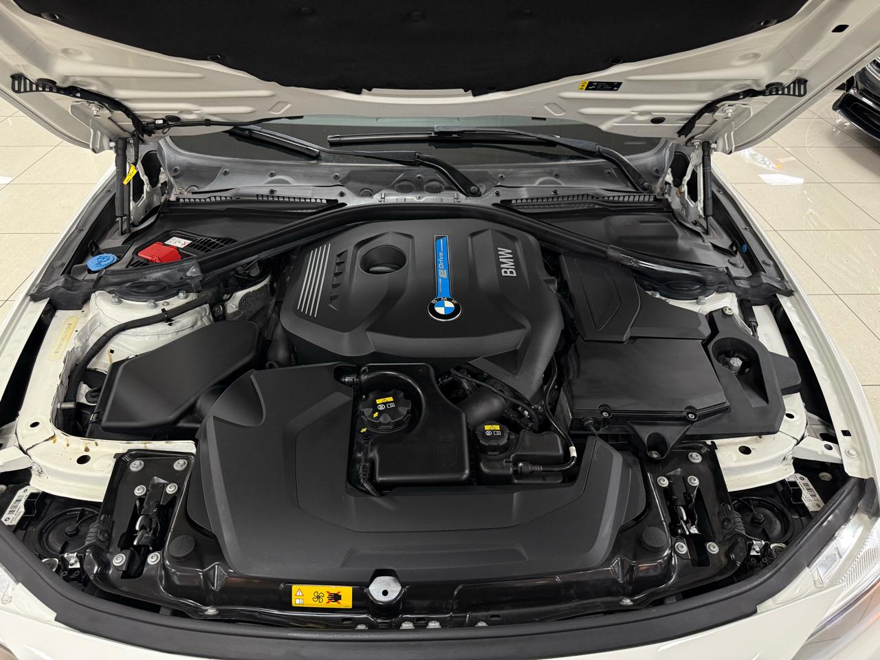 BMW 3-Series 330e iPerformance Sedan 2017