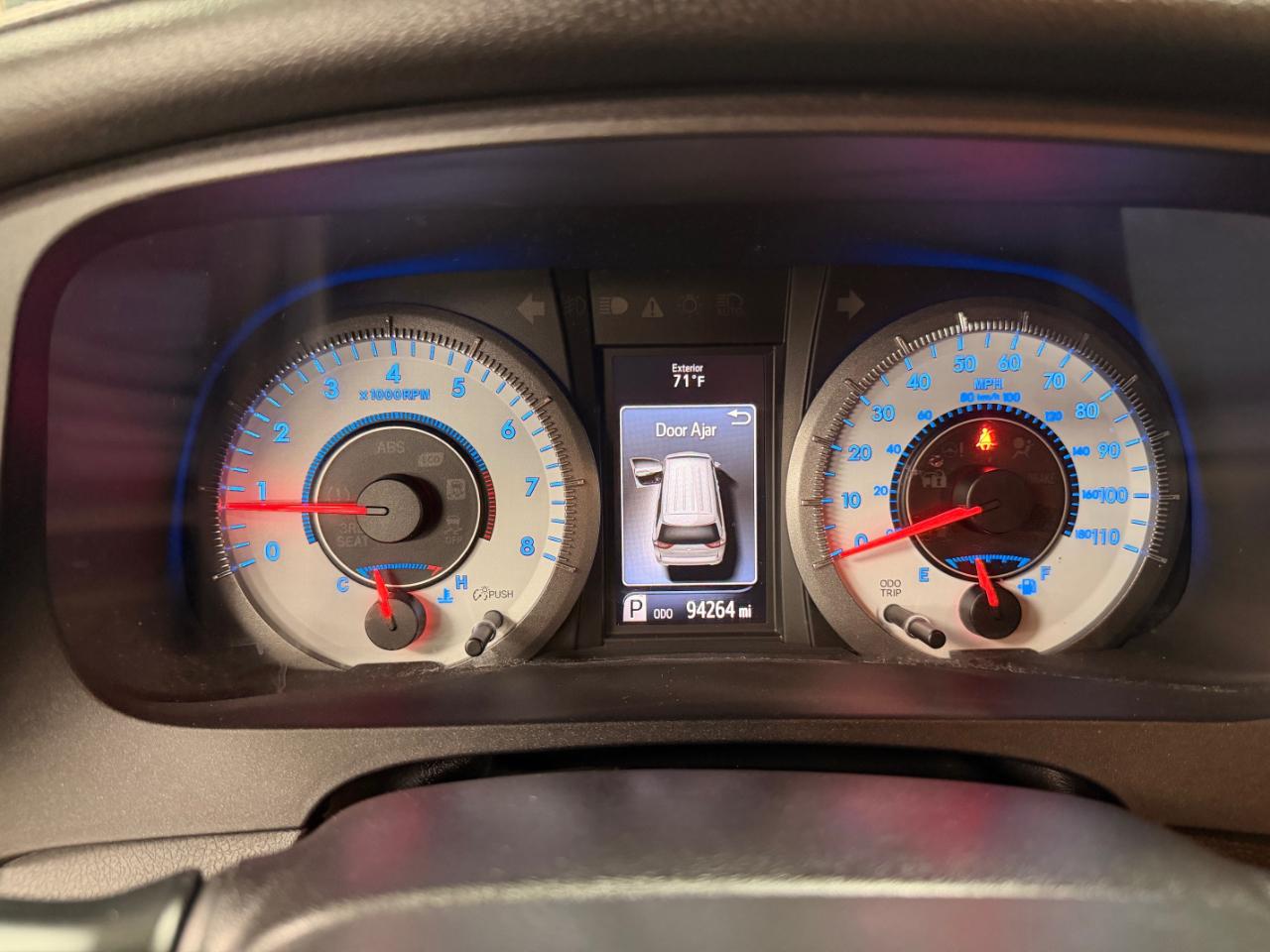 Toyota Sienna SE FWD 8-Passenger FWD V6 2016