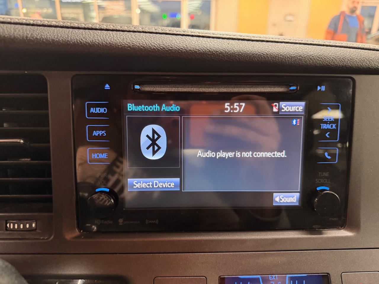 Toyota Sienna SE FWD 8-Passenger FWD V6 2016