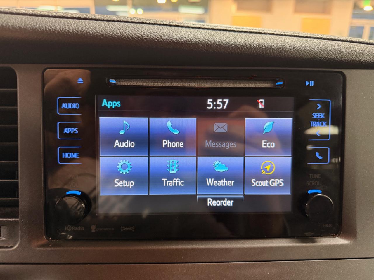 Toyota Sienna SE FWD 8-Passenger FWD V6 2016