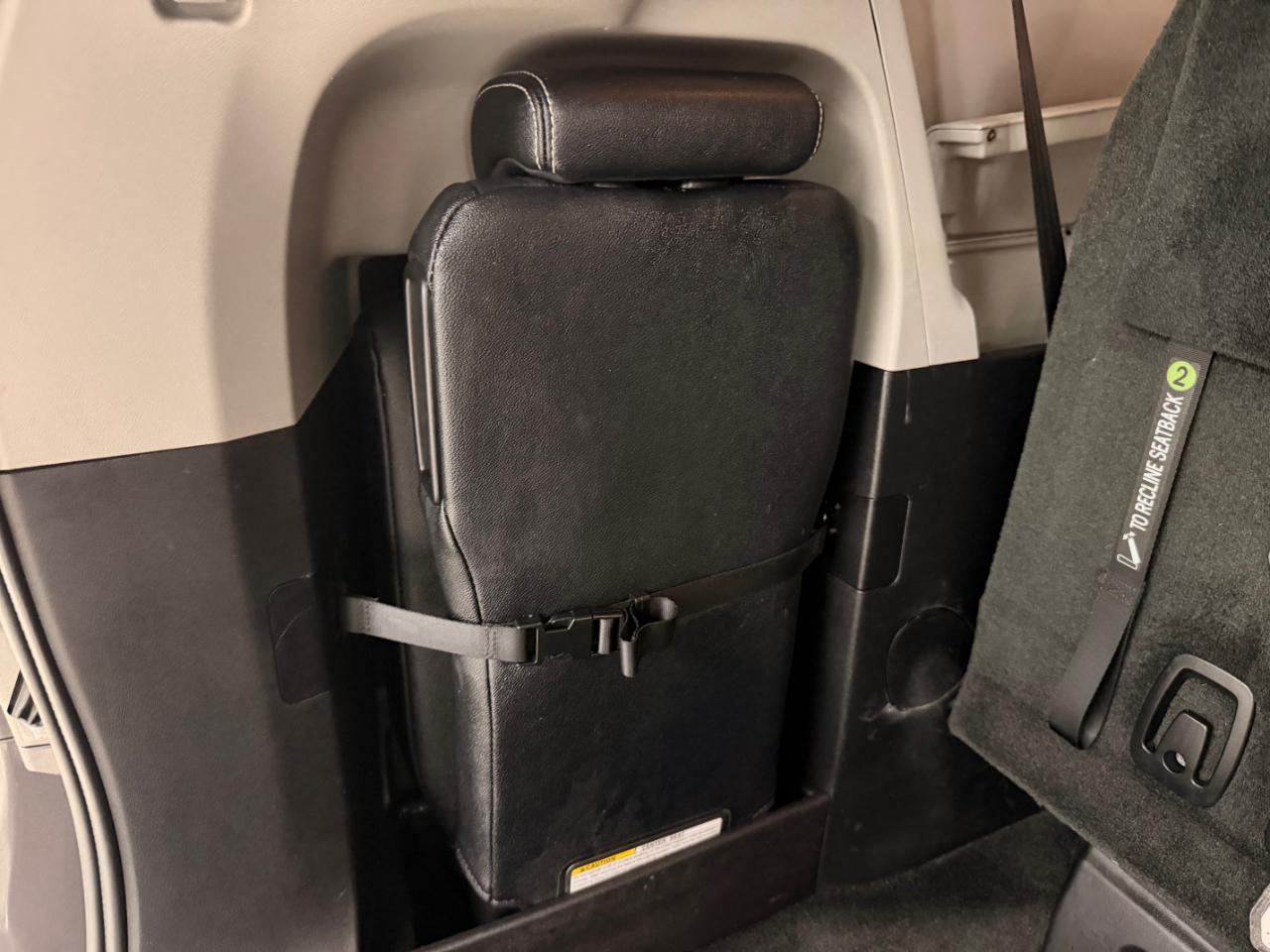 Toyota Sienna SE FWD 8-Passenger FWD V6 2016