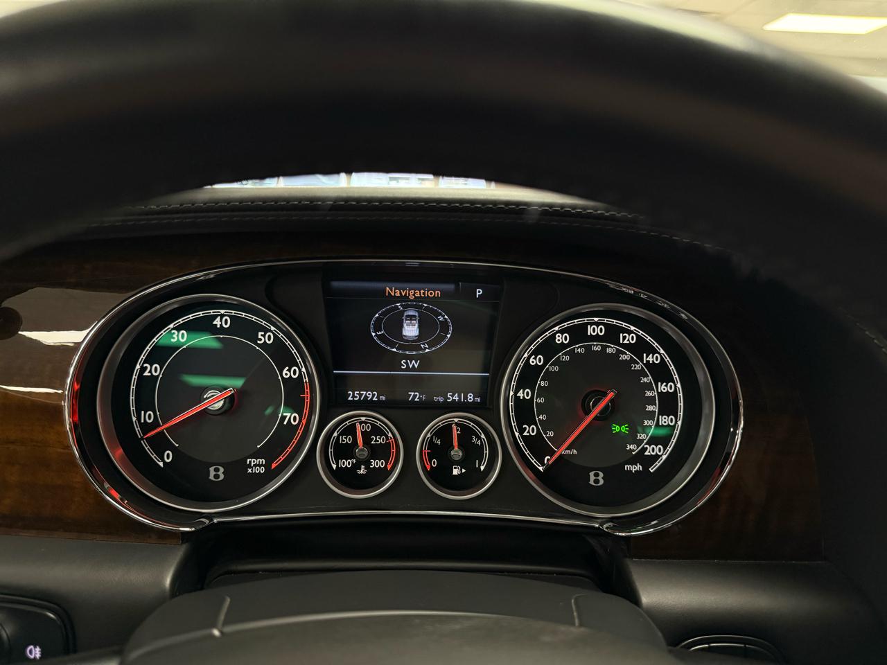 Bentley Continental GTC V8 2013