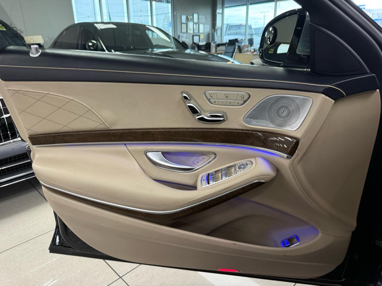 Mercedes-Benz S-Class S550 2014