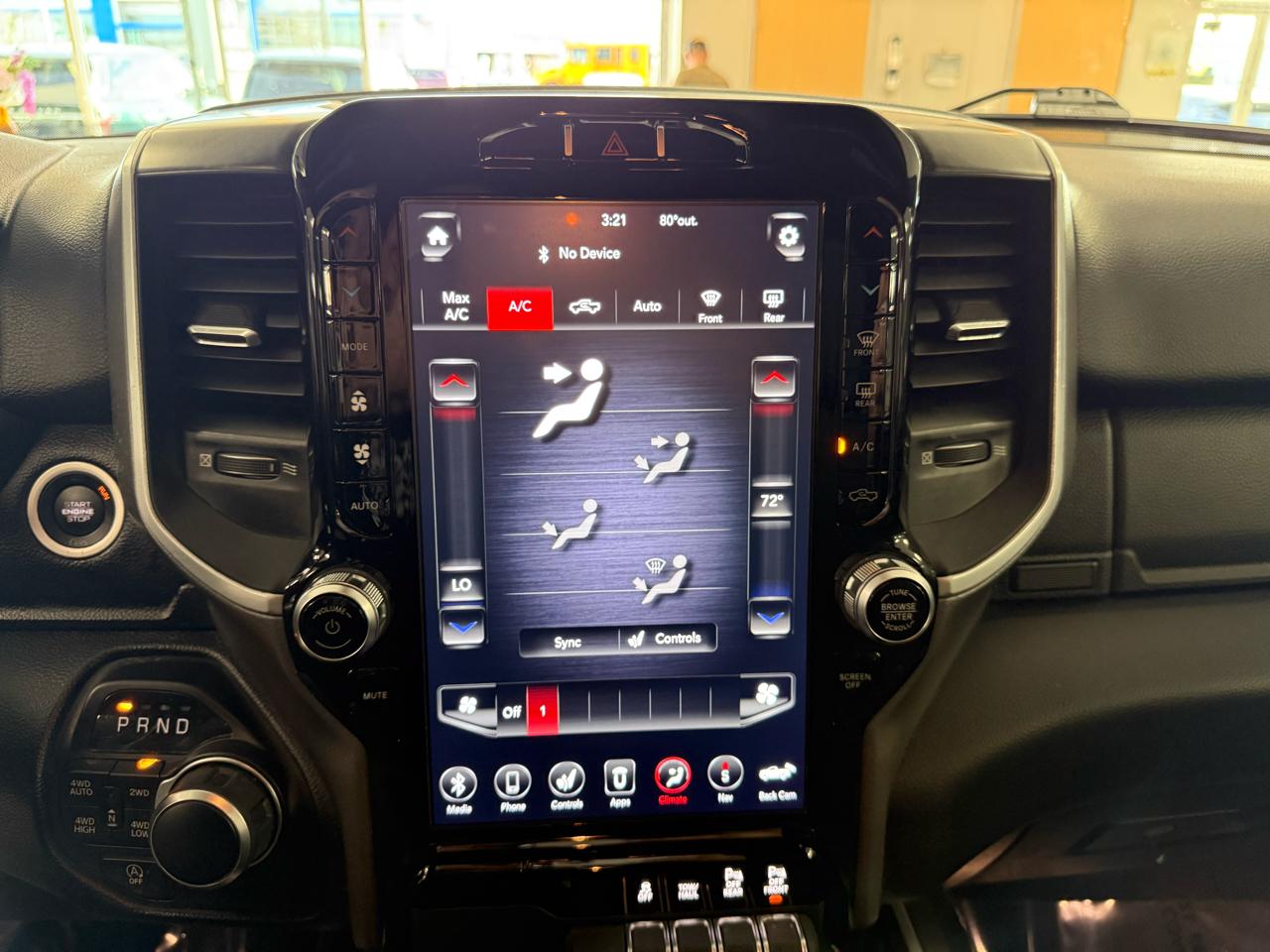 RAM 1500 Big Horn Crew Cab SWB 4WD 2021