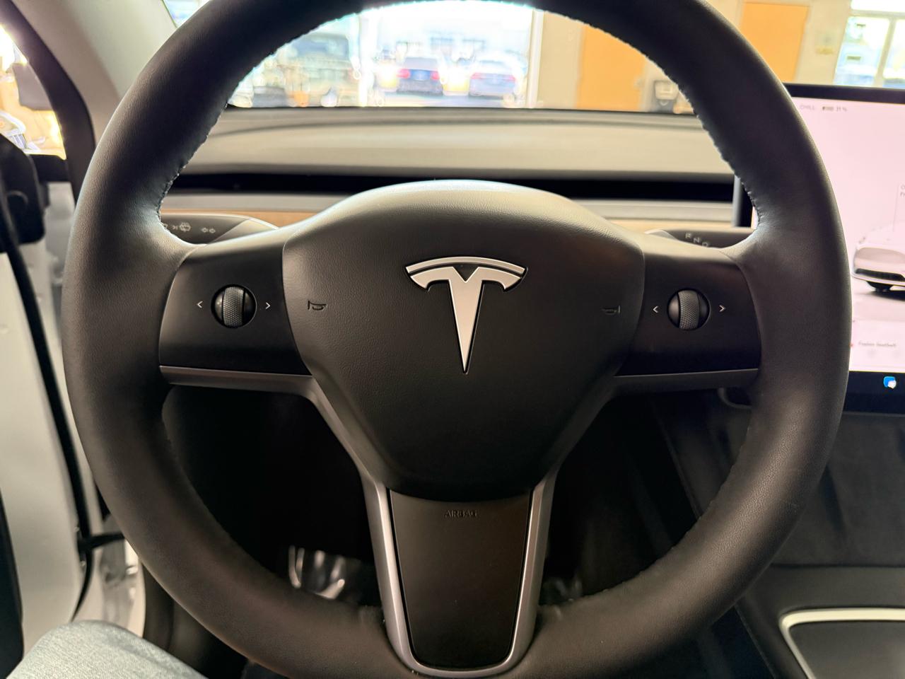 Tesla Model Y Long Range 2024