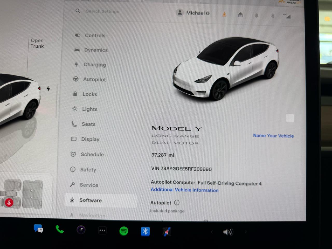 Tesla Model Y Long Range 2024