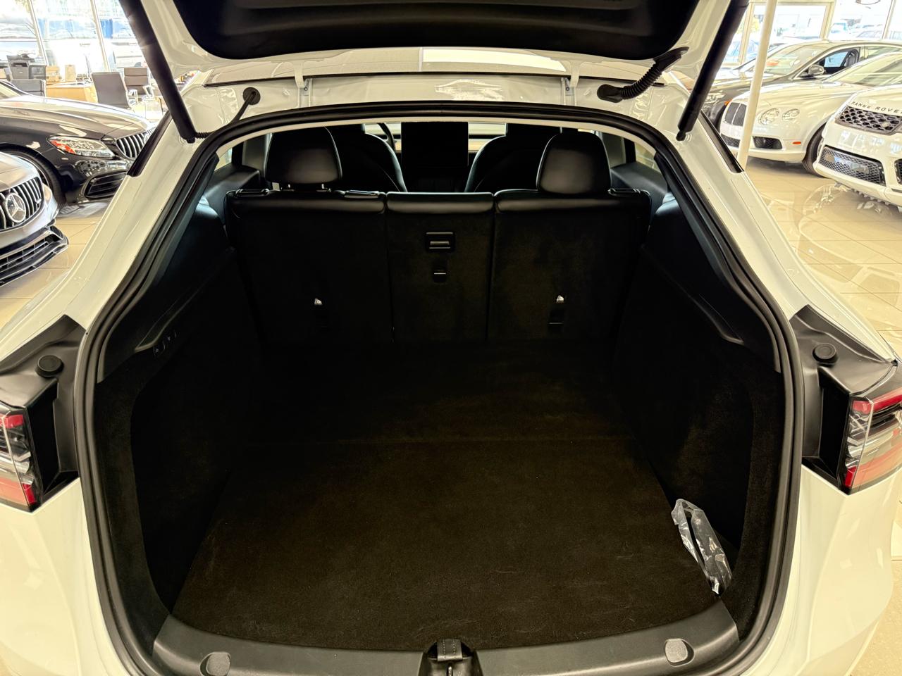 Tesla Model Y Long Range 2024