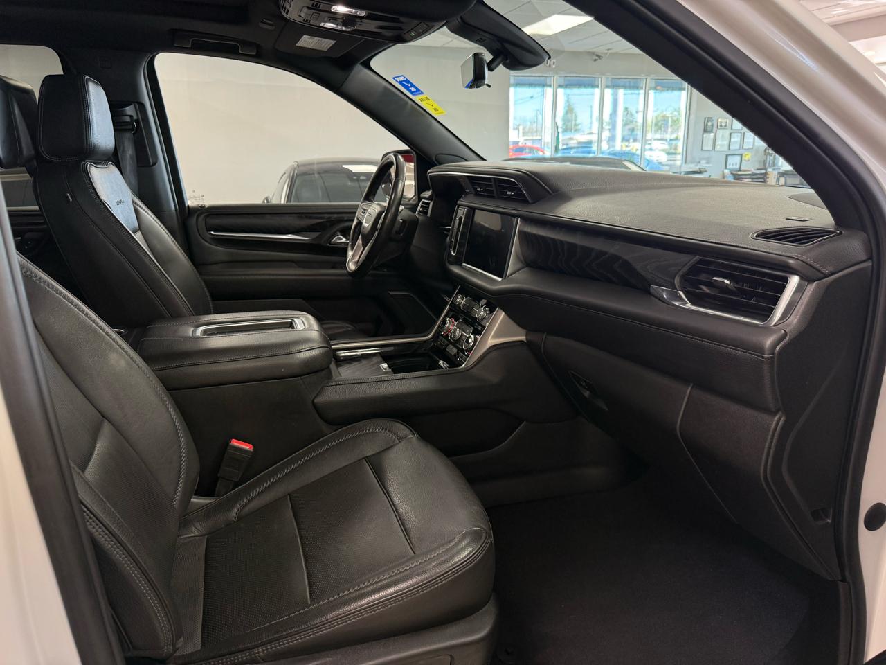 GMC Yukon Denali 4WD 2021