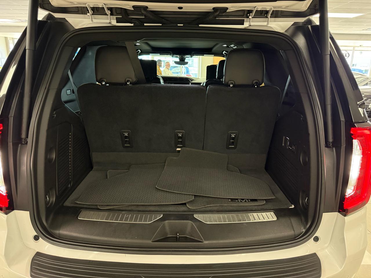 GMC Yukon Denali 4WD 2021