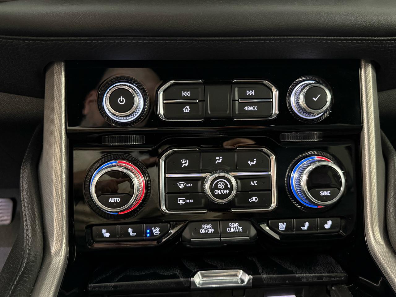 GMC Yukon Denali 4WD 2021