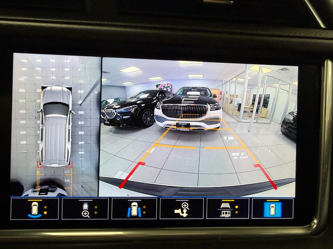 GMC Yukon Denali 4WD 2021