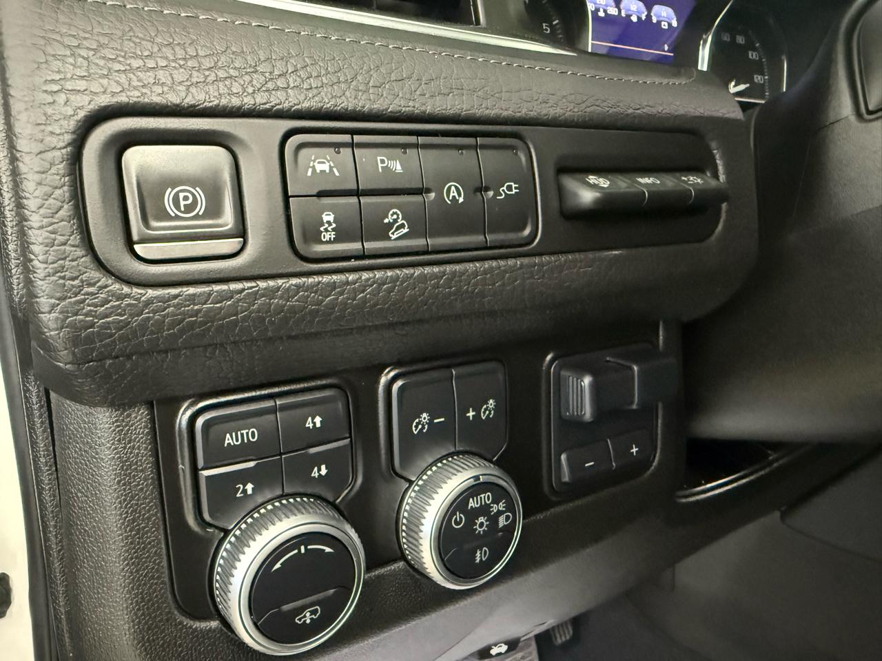 GMC Yukon Denali 4WD 2021