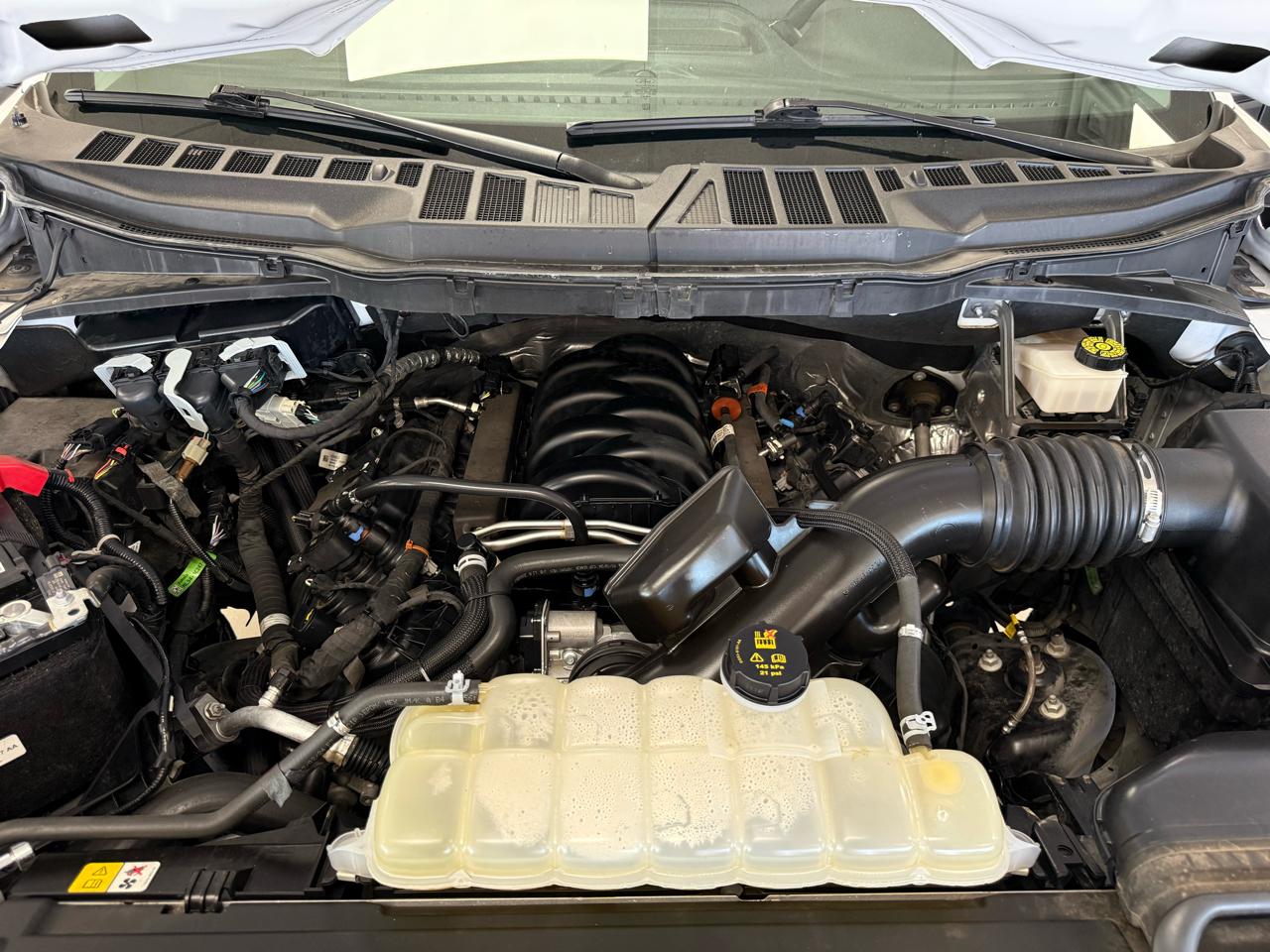 Ford F-150 XL SuperCrew 4WD 2024